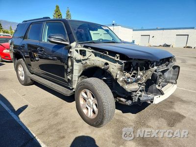 Czwarte zdjęcie samochodu z boku: 2020 TOYOTA 4RUNNER SR5 PREMIUM VIN:JTEZU5JR3L5213761 - miniatura
