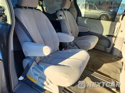 Zdjęcie 11 z 13 samochodu: 2011 TOYOTA SIENNA LE VIN:5TDKK3DC8BS078826 - miniatura