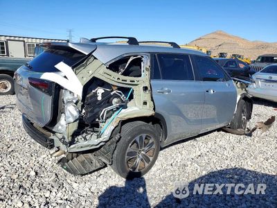 Trzecie zdjęcie samochodu z tyłu: 2024 TOYOTA HIGHLANDER XLE VIN:5TDKDRBH4RS535461 - miniatura