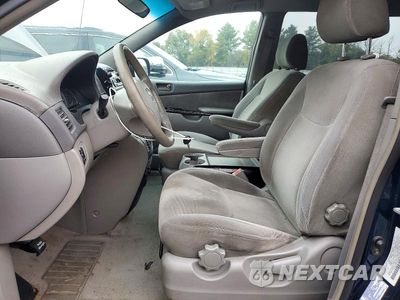 Zdjęcie 7 z 14 samochodu: 2004 TOYOTA SIENNA LE VIN:5TDBA23C74S008395 - miniatura