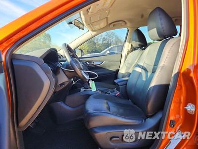 Zdjęcie 7 z 13 samochodu: 2018 NISSAN ROGUE SV VIN:5N1AT2MT0JC805956 - miniatura