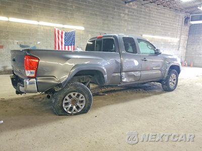 Trzecie zdjęcie samochodu z tyłu: 2016 TOYOTA TACOMA SR5 V6 VIN:5TFSZ5AN3GX037552 - miniatura