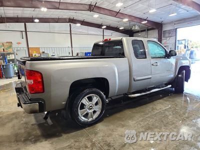 Trzecie zdjęcie samochodu z tyłu: 2013 CHEVROLET SILVERADO C1500 LT VIN:1GCRCSE04DZ302301 - miniatura