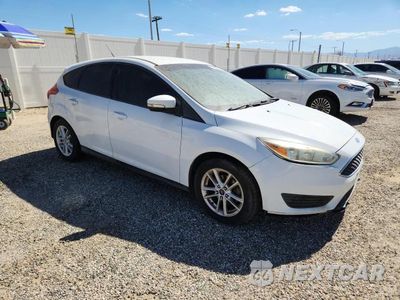 Czwarte zdjęcie samochodu z boku: 2015 FORD FOCUS SE VIN:1FADP3K21FL329316 - miniatura
