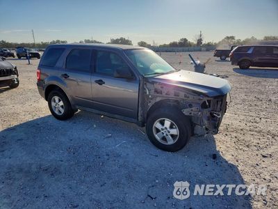Czwarte zdjęcie samochodu z boku: 2012 FORD ESCAPE XLS VIN:1FMCU0C77CKA75048 - miniatura
