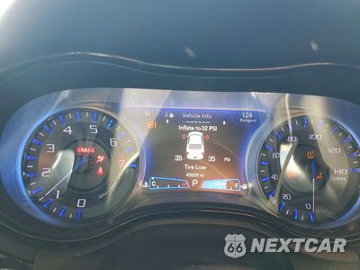 Zdjęcie 9 z 13 samochodu: 2019 CHRYSLER 300 S VIN:2C3CCABG8KH686120 - miniatura