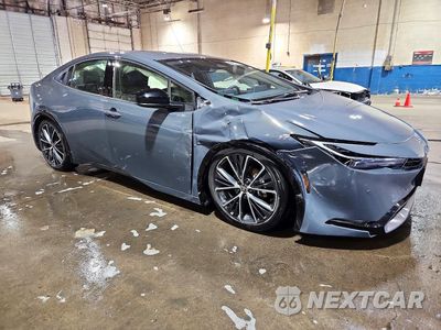 Czwarte zdjęcie samochodu z boku: 2026 TOYOTA PRIUS XLE VIN:JTDACAAU7T3081729 - miniatura