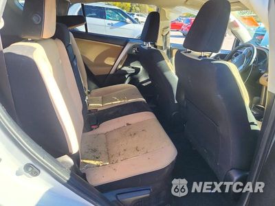Zdjęcie 11 z 13 samochodu: 2016 TOYOTA RAV4 HV XLE VIN:JTMRJREV7GD026384 - miniatura