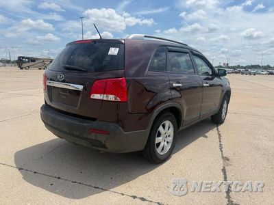 Czwarte zdjęcie samochodu z boku: 2013 KIA SORENTO LX VIN:5XYKT3A68DG391838 - miniatura