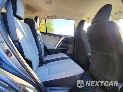 Zdjęcie 11 z 14 samochodu: 2018 TOYOTA RAV4 HYBRID LE VIN:JTMRJREV4JD219972 - miniatura