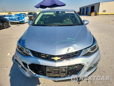 Piąte zdjęcie samochodu w środku: 2018 CHEVROLET CRUZE LT VIN:1G1BE5SM5J7218766 - miniatura