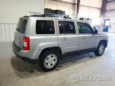 Trzecie zdjęcie samochodu z tyłu: 2015 JEEP PATRIOT SPORT VIN:1C4NJPBA4FD304726 - miniatura