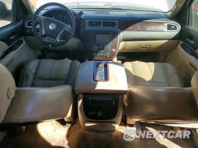 Zdjęcie 8 z 13 samochodu: 2007 GMC YUKON XL DENALI VIN:1GKFK66847J360305 - miniatura