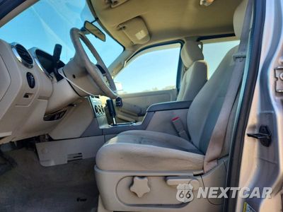 Zdjęcie 7 z 13 samochodu: 2006 FORD EXPLORER XLS VIN:1FMEU72E36UA76465 - miniatura