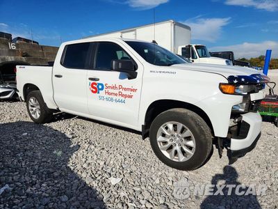 Czwarte zdjęcie samochodu z boku: 2020 CHEVROLET SILVERADO K1500 CUSTOM VIN:1GCUYBEF6LZ236865 - miniatura