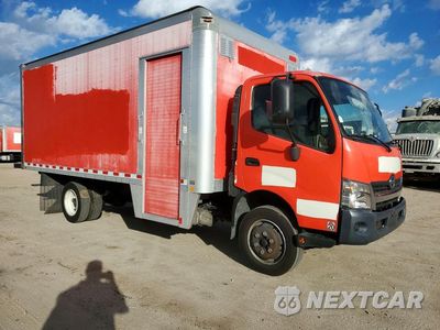 Czwarte zdjęcie samochodu z boku: 2017 HINO 195 BOX TRUCK VIN:JHHSDM2H3HK005844 - miniatura