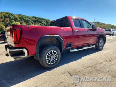 Trzecie zdjęcie samochodu z tyłu: 2021 GMC SIERRA K2500 SLT VIN:1GT59NE73MF184030 - miniatura