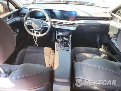 Zdjęcie 8 z 13 samochodu: 2026 KIA K5 LXS VIN:KNAG24J76T5426677 - miniatura