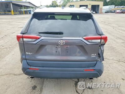 Zdjęcie 6 z 14 samochodu: 2019 TOYOTA RAV 4 VIN:JTMP1RFV6KJ003744 - miniatura