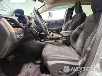 Zdjęcie 7 z 13 samochodu: 2016 JEEP CHEROKEE LATITUDE VIN:1C4PJLCB3GW297265 - miniatura