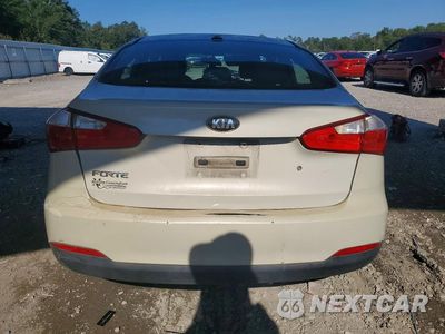 Zdjęcie 6 z 12 samochodu: 2015 KIA FORTE LX VIN:KNAFK4A62F5409415 - miniatura