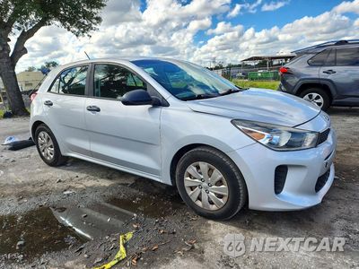 Czwarte zdjęcie samochodu z boku: 2018 KIA RIO 5-DOOR LX VIN:3KPA25AB6JE090257 - miniatura