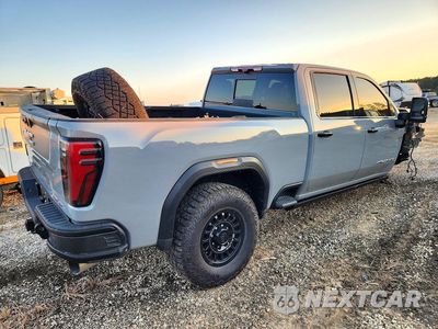 Trzecie zdjęcie samochodu z tyłu: 2025 GMC SIERRA K2500 AT4X VIN:1GT4UZEY3SF209970 - miniatura