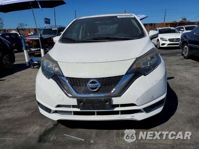 Piąte zdjęcie samochodu w środku: 2018 NISSAN VERSA NOTE S VIN:3N1CE2CP0JL370651 - miniatura