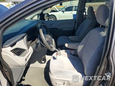 Zdjęcie 7 z 13 samochodu: 2020 TOYOTA SIENNA LE VIN:5TDKZ3DC3LS064636 - miniatura