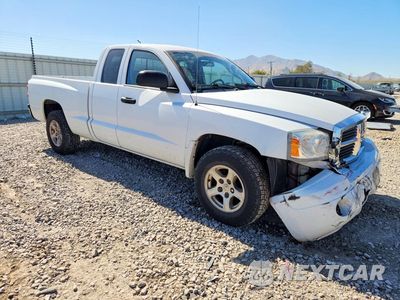 Czwarte zdjęcie samochodu z boku: 2007 DODGE DAKOTA SLT VIN:1D7HW42K57S267274 - miniatura