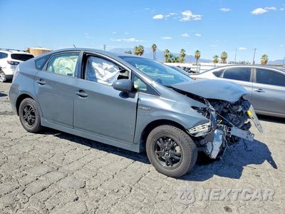 Czwarte zdjęcie samochodu z boku: 2012 TOYOTA PRIUS THREE VIN:JTDKN3DU7C1601879 - miniatura