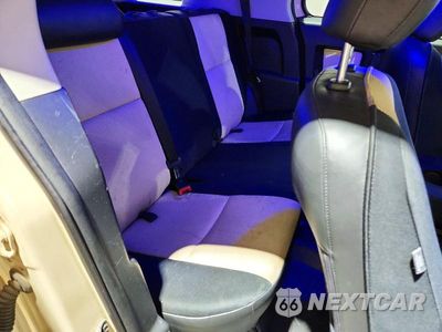 Zdjęcie 11 z 13 samochodu: 2010 TOYOTA FJ CRUISER BASE VIN:JTEBU4BF0AK077975 - miniatura