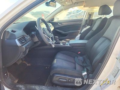 Zdjęcie 7 z 12 samochodu: 2018 HONDA ACCORD EX VIN:1HGCV1F46JA010172 - miniatura