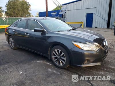 Czwarte zdjęcie samochodu z boku: 2017 NISSAN ALTIMA 2.5 SV VIN:1N4AL3AP0HC258463 - miniatura