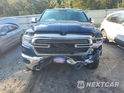 Piąte zdjęcie samochodu w środku: 2019 RAM 1500 LARAMIE VIN:1C6RREJT3KN819584 - miniatura