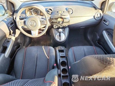 Zdjęcie 8 z 12 samochodu: 2013 MAZDA MAZDA2 VIN:JM1DE1LY4D0158065 - miniatura