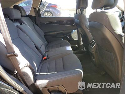 Zdjęcie 10 z 12 samochodu: 2016 KIA SORENTO LX VIN:5XYPG4A33GG060000 - miniatura