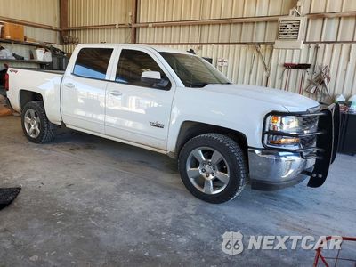 Czwarte zdjęcie samochodu z boku: 2018 CHEVROLET SILVERADO K1500 LT VIN:3GCUKREC0JG594945 - miniatura