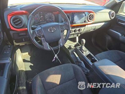 Zdjęcie 8 z 12 samochodu: 2016 TOYOTA TACOMA TRD SPORT VIN:5TFRZ5CN3GX001971 - miniatura