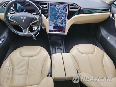 Zdjęcie 8 z 13 samochodu: 2014 TESLA MODEL S VIN:5YJSA1H18EFP42986 - miniatura