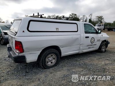 Trzecie zdjęcie samochodu z tyłu: 2018 RAM 1500 ST VIN:3C6JR6DG9JG210301 - miniatura