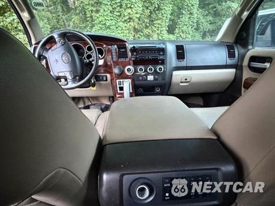 Zdjęcie 9 z 10 samochodu: 2008 TOYOTA SEQUOIA LIMITED VIN:5TDZY68A78S009321 - miniatura