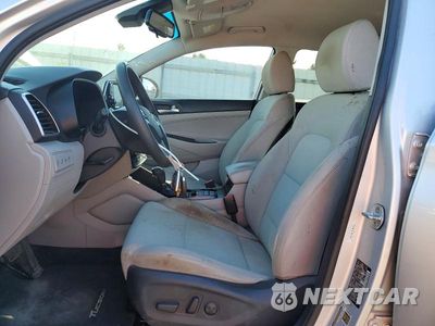 Zdjęcie 7 z 12 samochodu: 2019 HYUNDAI TUCSON SEL VIN:KM8J33AL8KU062212 - miniatura