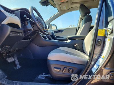 Zdjęcie 7 z 13 samochodu: 2019 TOYOTA RAV4 HYBRID XLE VIN:2T3RWRFV0KW027727 - miniatura