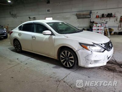 Czwarte zdjęcie samochodu z boku: 2018 NISSAN ALTIMA 2.5 SL VIN:1N4AL3AP7JC239317 - miniatura