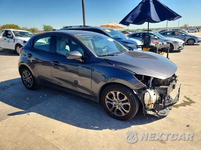Czwarte zdjęcie samochodu z boku: 2020 TOYOTA YARIS HATCHBACK LE VIN:3MYDLBJV8LY710144 - miniatura
