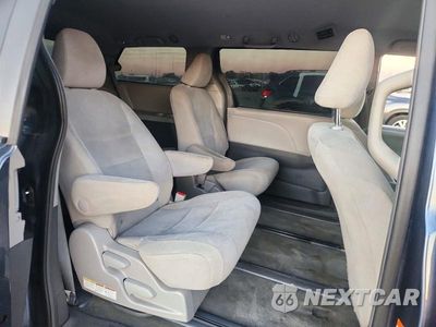 Zdjęcie 11 z 14 samochodu: 2015 TOYOTA SIENNA L 7-PASSENGER VIN:5TDZK3DC8FS642835 - miniatura