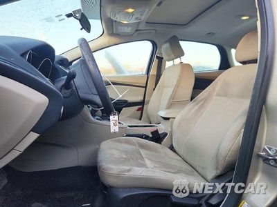 Zdjęcie 7 z 12 samochodu: 2015 FORD FOCUS SE VIN:1FADP3F22FL227288 - miniatura