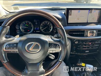 Zdjęcie 7 z 11 samochodu: 2016 LEXUS LX 570 VIN:JTJHY7AX0G4207049 - miniatura