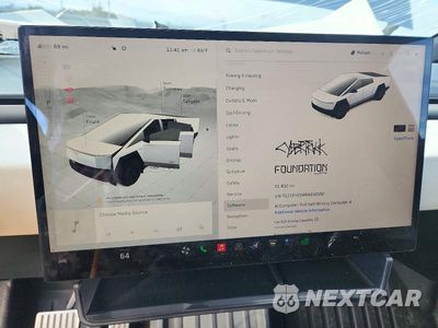 Zdjęcie 9 z 13 samochodu: 2024 TESLA CYBERTRUCK VIN:7G2CEHED6RA032002 - miniatura